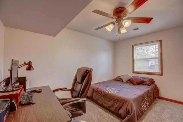 2611 Crowsnest Drive, Hobart, IN 46342