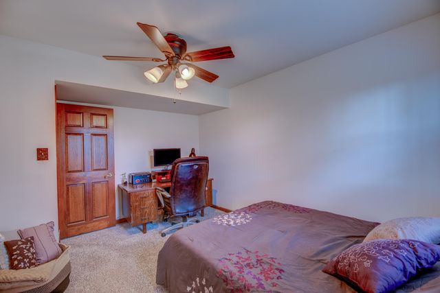 2611 Crowsnest Drive, Hobart, IN 46342