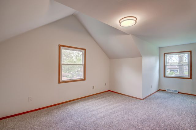 2611 Crowsnest Drive, Hobart, IN 46342