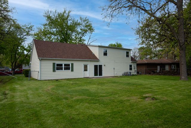 2611 Crowsnest Drive, Hobart, IN 46342
