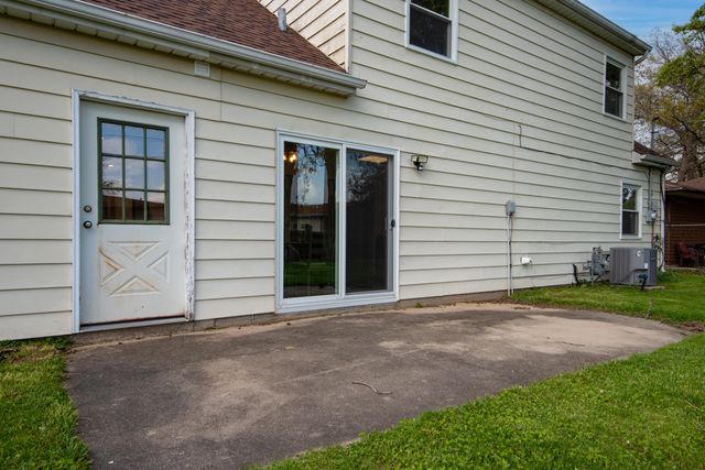 2611 Crowsnest Drive, Hobart, IN 46342