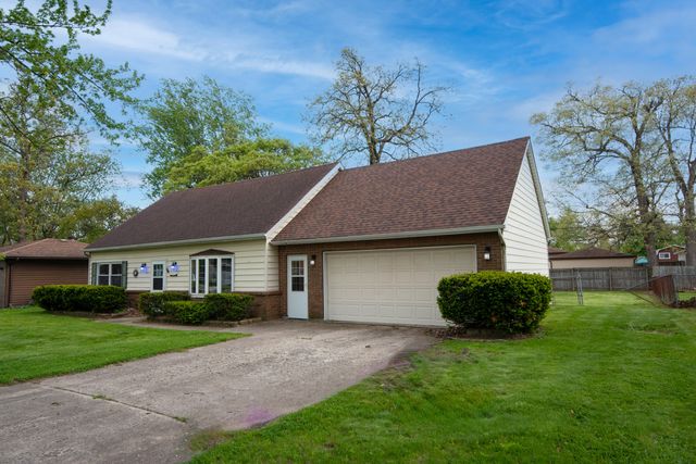 2611 Crowsnest Drive, Hobart, IN 46342