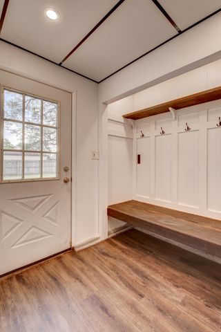 2611 Crowsnest Drive, Hobart, IN 46342