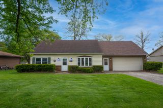 2611 Crowsnest Drive, Hobart, IN 46342