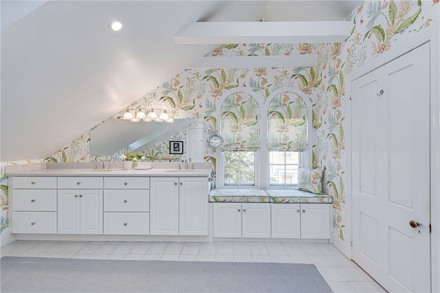 83 John Street, Newport, RI 02840