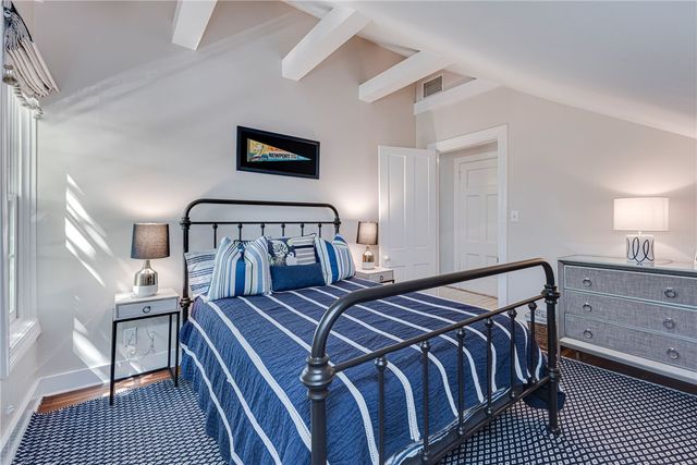 83 John Street, Newport, RI 02840