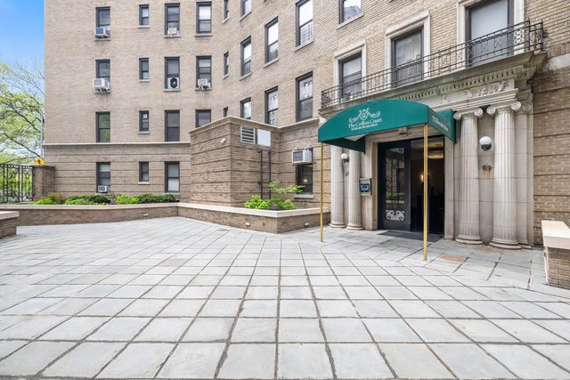 779 Riverside Dr Apt B31, New York City, NY 10032