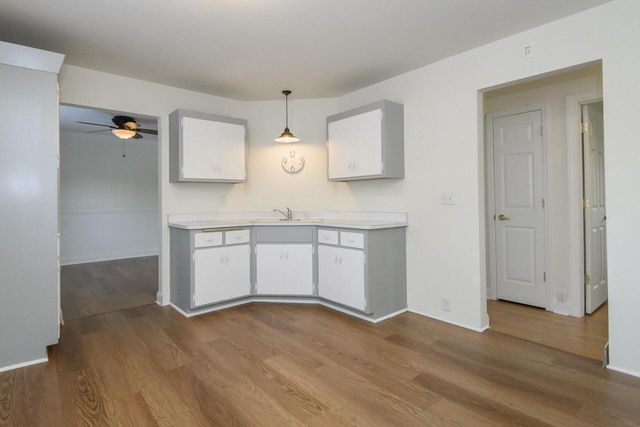 S66W12582 Somerset DRIVE, Muskego, WI 53150