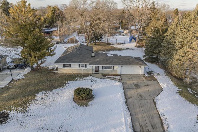 S66W12582 Somerset DRIVE, Muskego, WI 53150