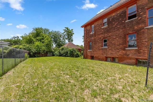 4573 Vancouver, Detroit, MI 48204