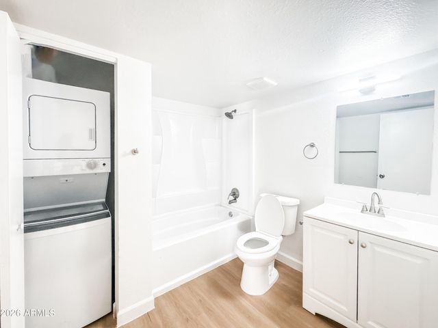 2615 E GREENWAY Road 21, Phoenix, AZ 85032