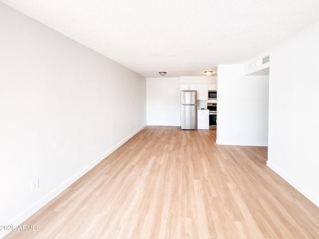 2615 E GREENWAY Road 21, Phoenix, AZ 85032