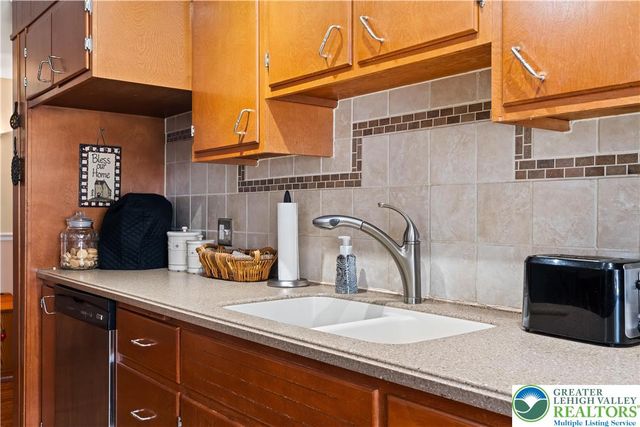 2534 Lapp Road, South Whitehall Twp, PA 18104