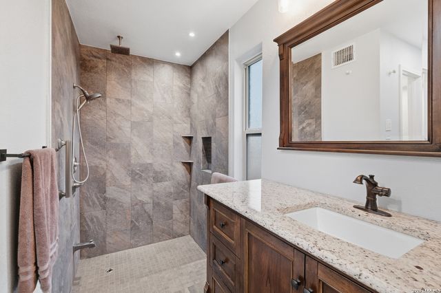4206 Tall Elm Woods, San Antonio, TX 78249