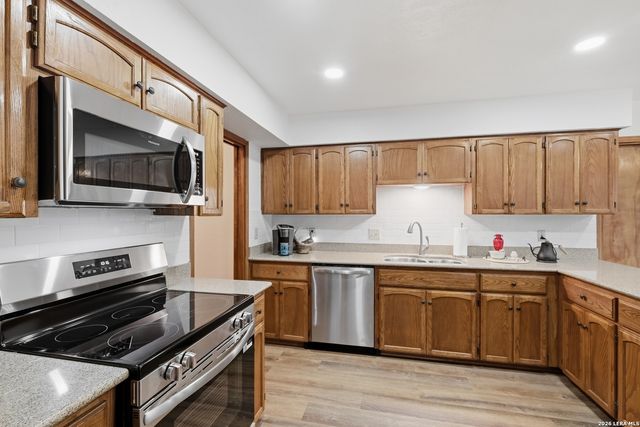 4206 Tall Elm Woods, San Antonio, TX 78249