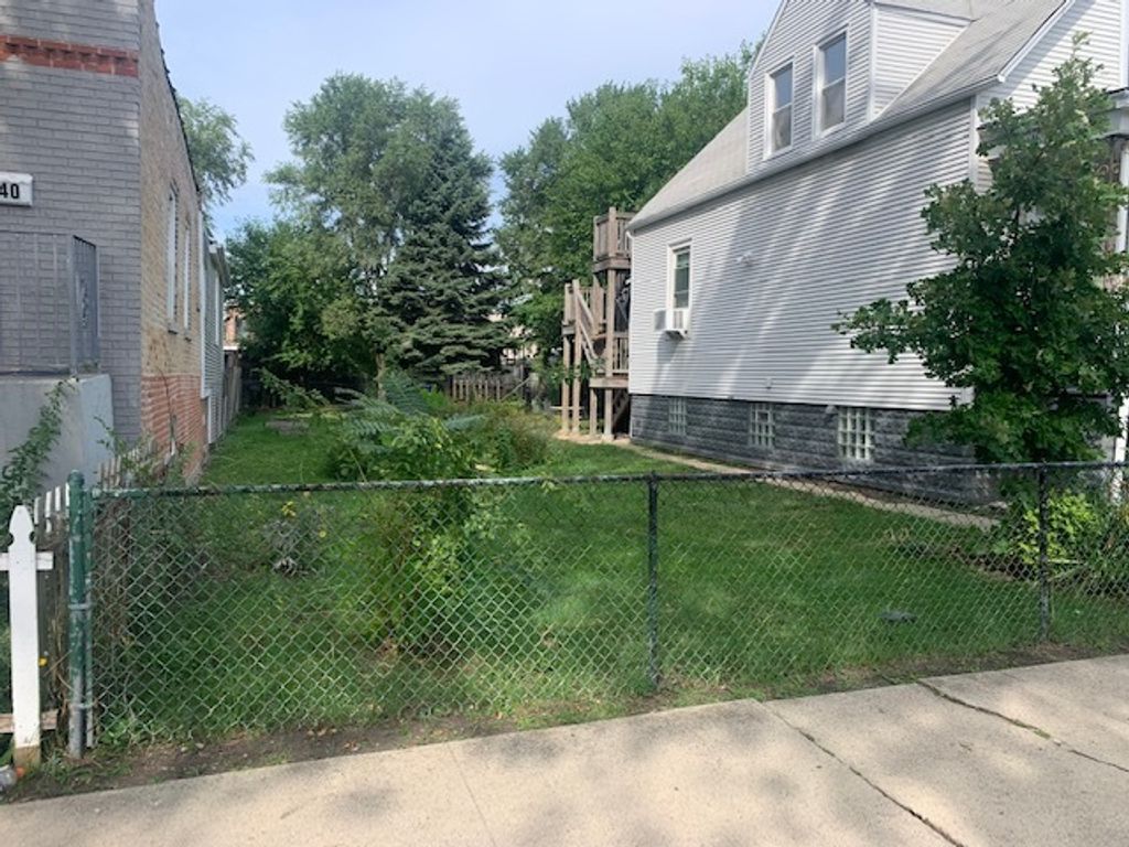 2100 N Parkside Avenue, Chicago, IL 60639