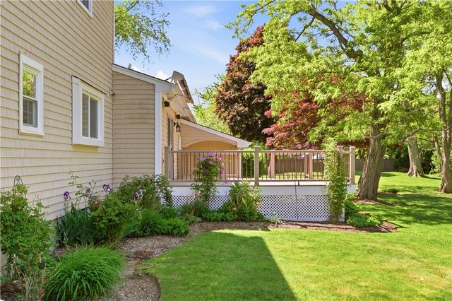 5 Heritage Road, Bristol, RI 02809