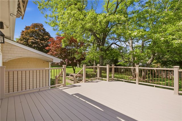 5 Heritage Road, Bristol, RI 02809