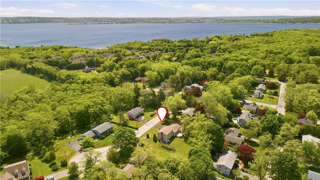 5 Heritage Road, Bristol, RI 02809
