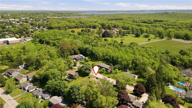5 Heritage Road, Bristol, RI 02809