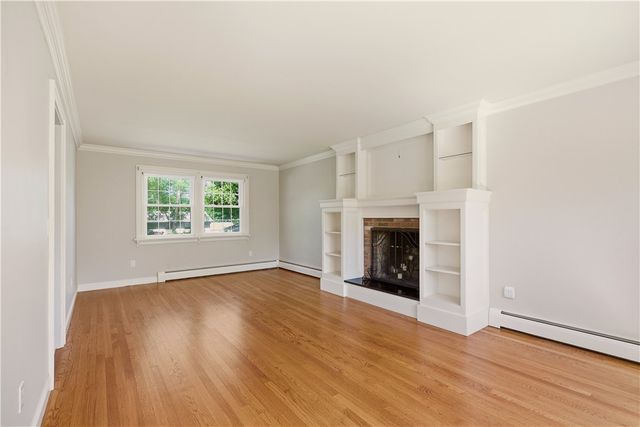 5 Heritage Road, Bristol, RI 02809