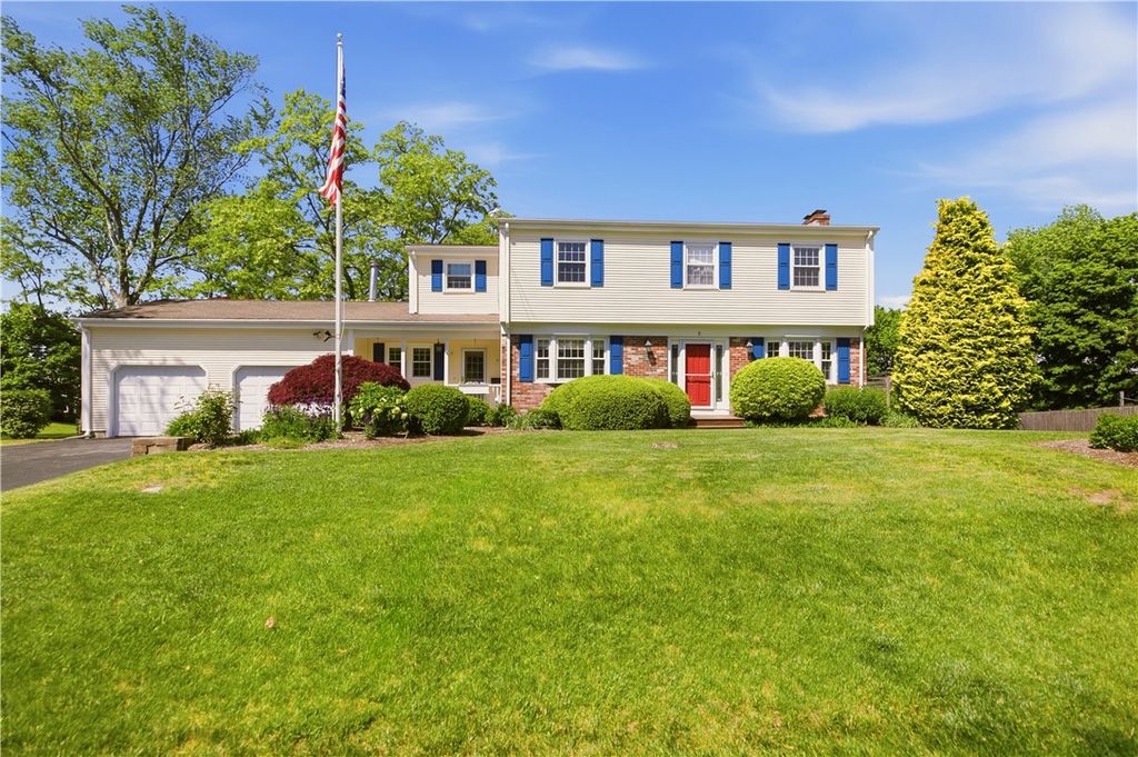 5 Heritage Road, Bristol, RI 02809