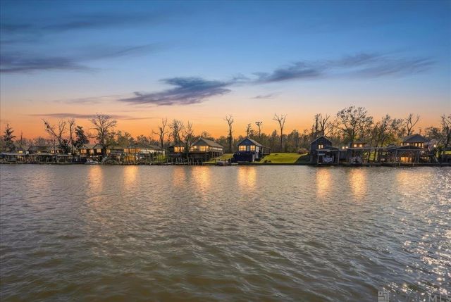 21105 Waterfront East Dr, Maurepas, LA 70449