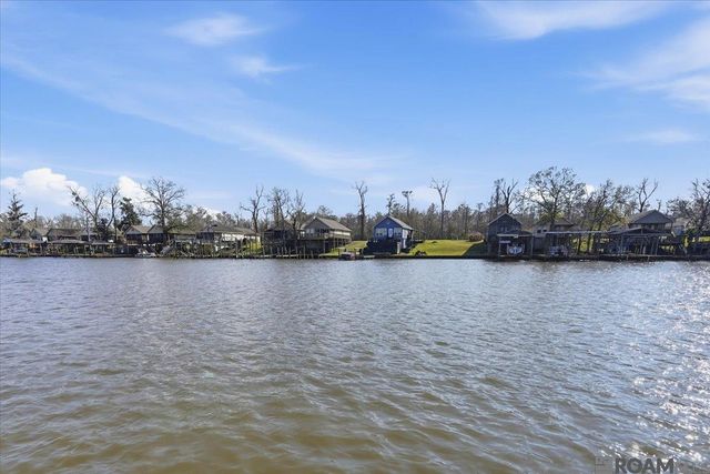 21105 Waterfront East Dr, Maurepas, LA 70449