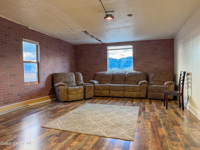22090 S Hwy 3, Cataldo, ID 83810