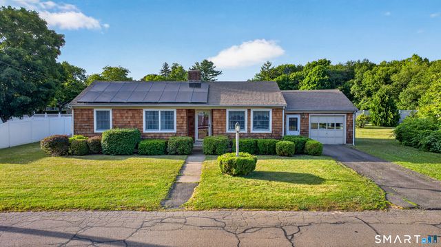 9 Farview Avenue, Old Saybrook, CT 06475