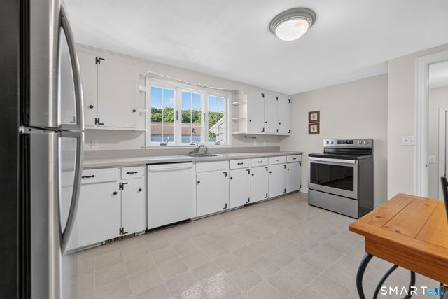 9 Farview Avenue, Old Saybrook, CT 06475