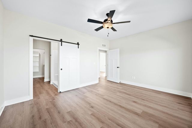 12820 E Willowgreen St, Wichita, KS 67230