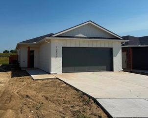 12820 E Willowgreen St, Wichita, KS 67230