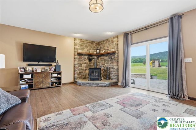 1203 North Cottonwood Road, Lehigh Twp, PA 18038