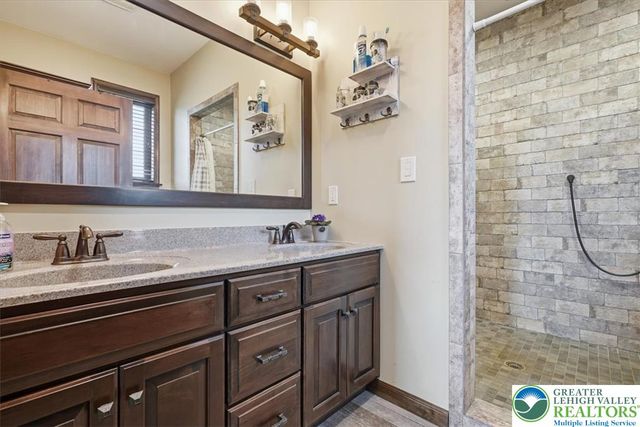 1203 North Cottonwood Road, Lehigh Twp, PA 18038