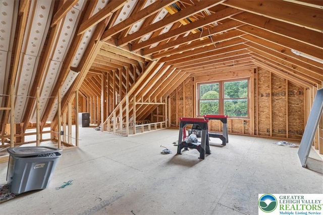1203 North Cottonwood Road, Lehigh Twp, PA 18038