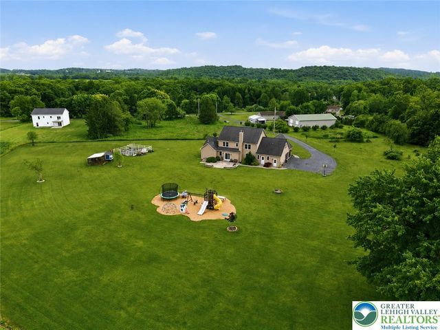 1203 North Cottonwood Road, Lehigh Twp, PA 18038