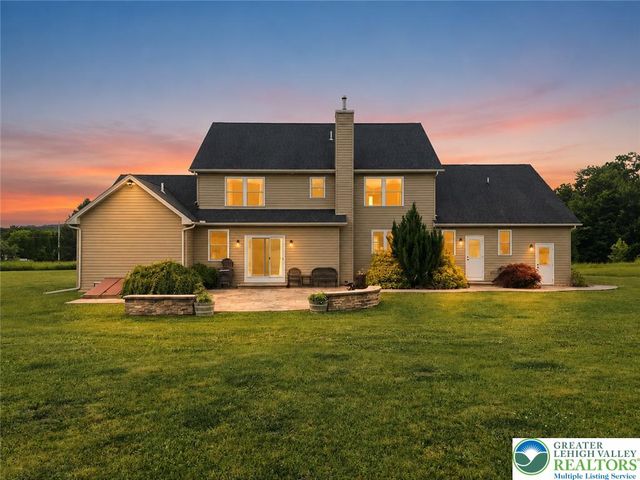 1203 North Cottonwood Road, Lehigh Twp, PA 18038