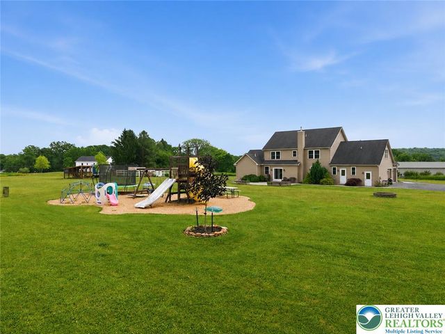 1203 North Cottonwood Road, Lehigh Twp, PA 18038