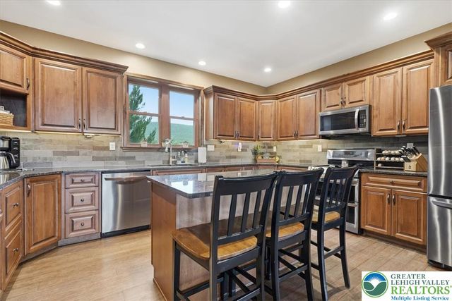 1203 North Cottonwood Road, Lehigh Twp, PA 18038