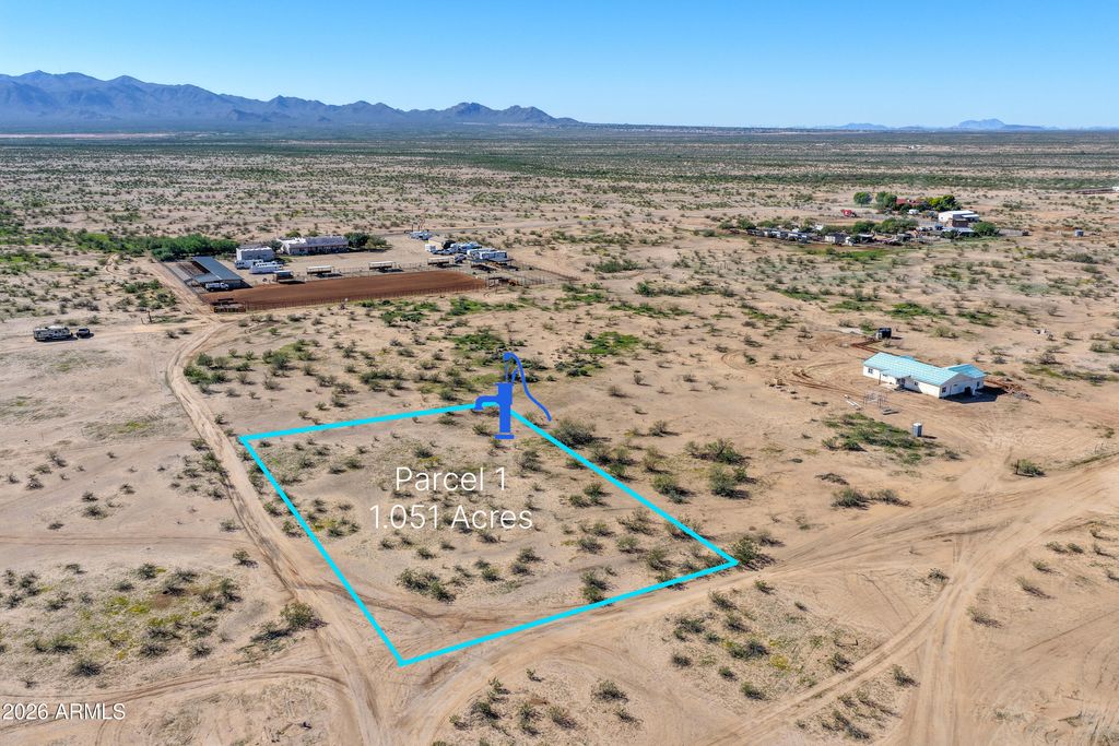 1 239th Avenue -, Wittmann, AZ 85361 — exterior
