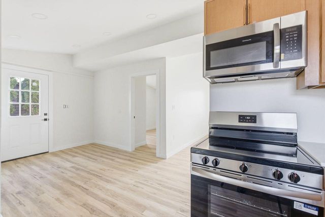 10314 Root River DRIVE, Caledonia, WI 53108