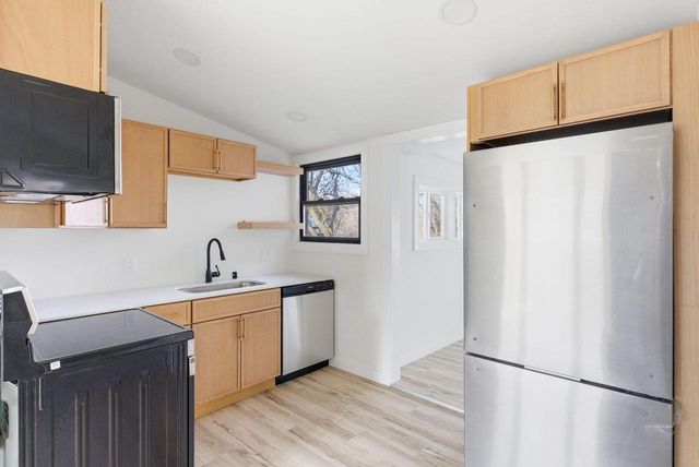 10314 Root River DRIVE, Caledonia, WI 53108