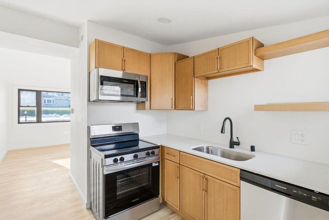 10314 Root River DRIVE, Caledonia, WI 53108