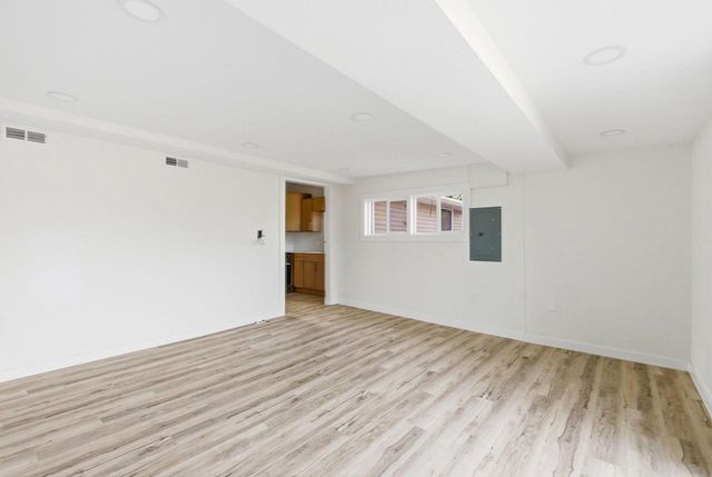 10314 Root River DRIVE, Caledonia, WI 53108