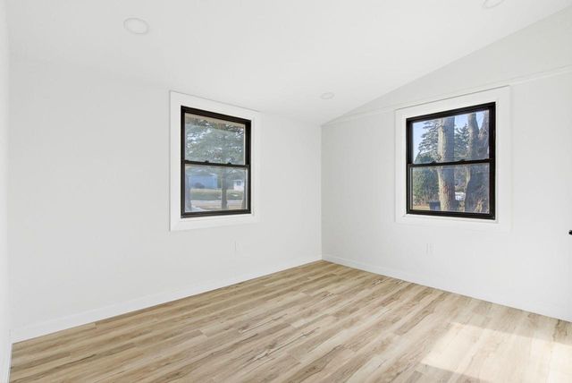 10314 Root River DRIVE, Caledonia, WI 53108