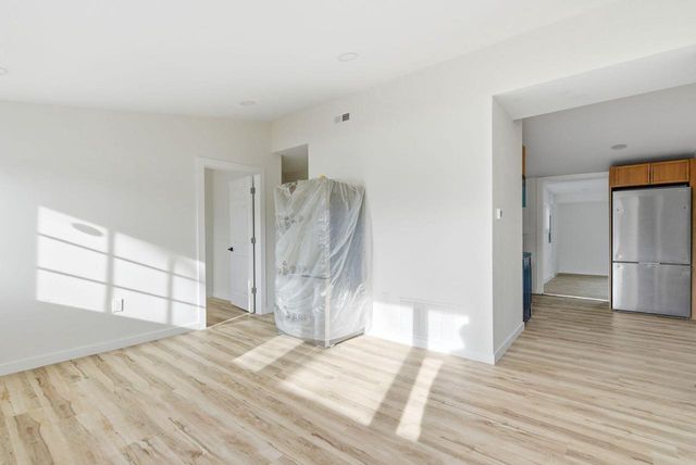 10314 Root River DRIVE, Caledonia, WI 53108