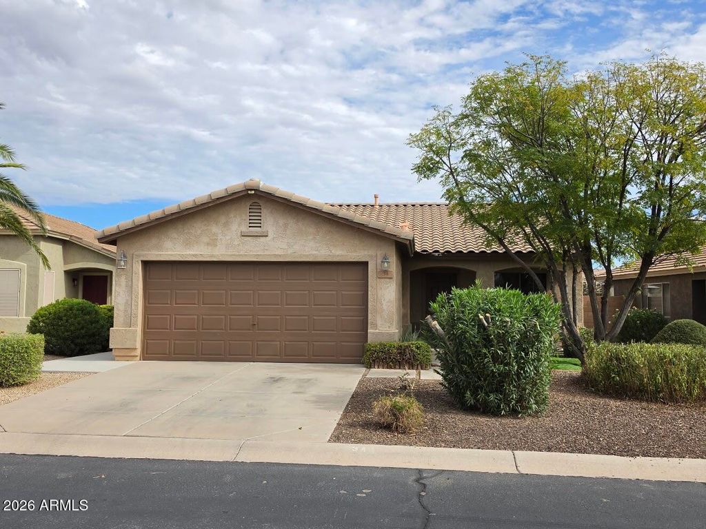 34 E Nolana Place, San Tan Valley, AZ 85143