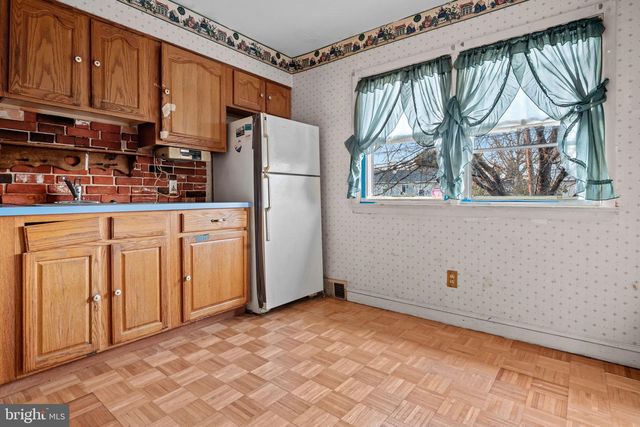 3723 RIDGEWOOD LN, Brookhaven, PA 19015