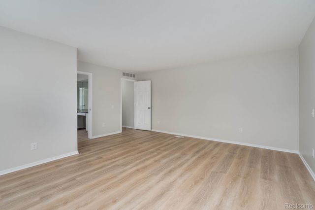 1883 Poppleton Drive, West Bloomfield Charter Township, MI 48324